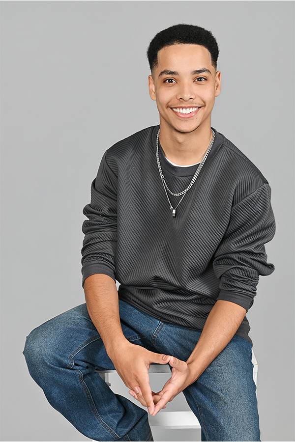_0002_Andre Sewell DSC_2202